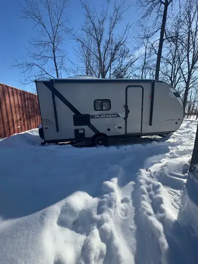 2020 forest river FSX Platinum 177bh, 18’ 3300lbs, very light weight in great shape, always stored i...