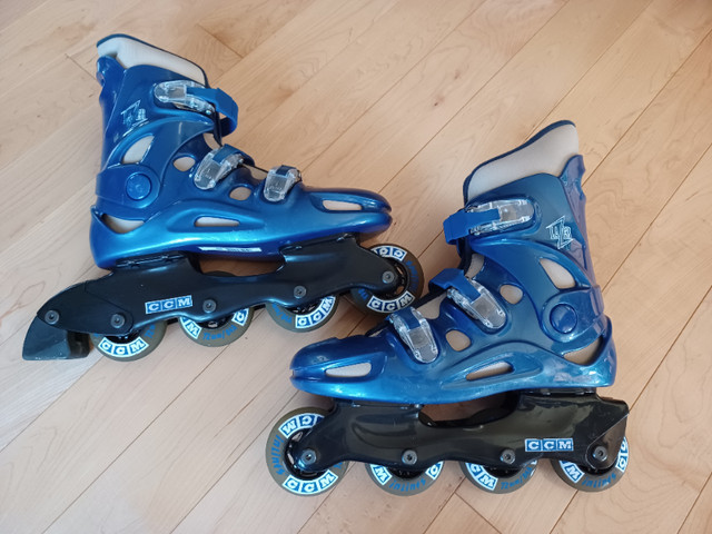 2 paires de Patins à roues alignées CCM LAZER  femme/homme dans Patins et patins à roulettes  à Ville de Québec