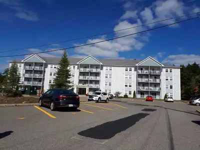 September 1 - Spacious 2 Bedroom