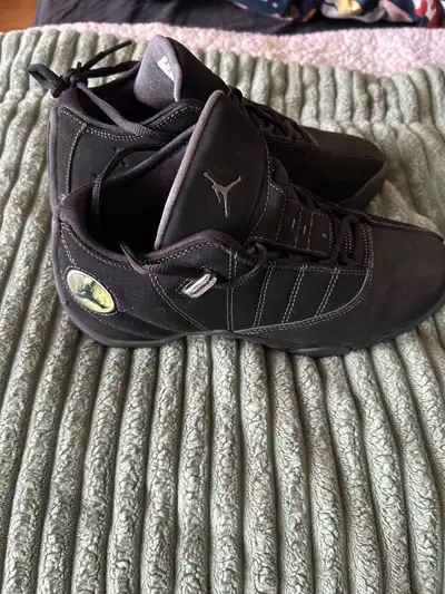 Step up your sneaker game with these stylish Jordan shoes! Perfect for everyday wear, these sneakers...