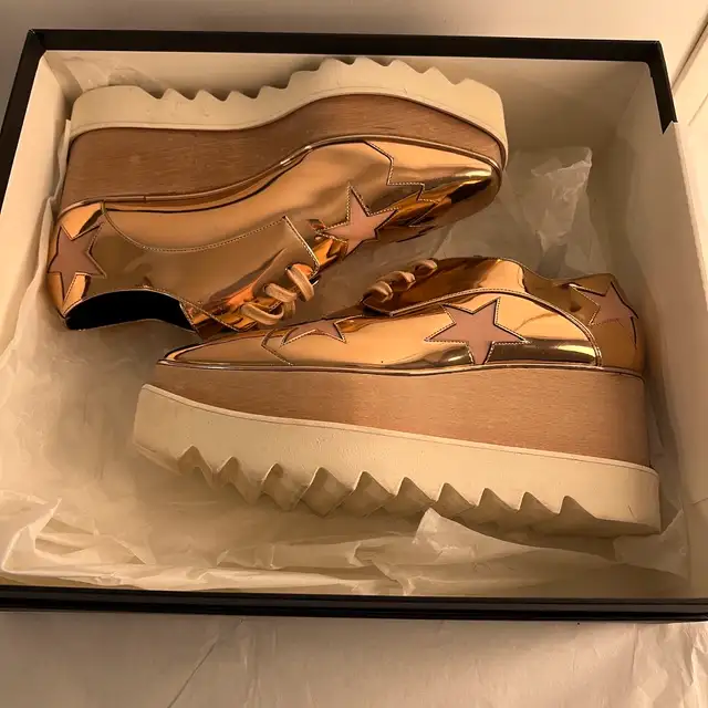 Stella McCartney Metallic Elyse Stars Derbys | Rose Gold Patent62863257526529121
