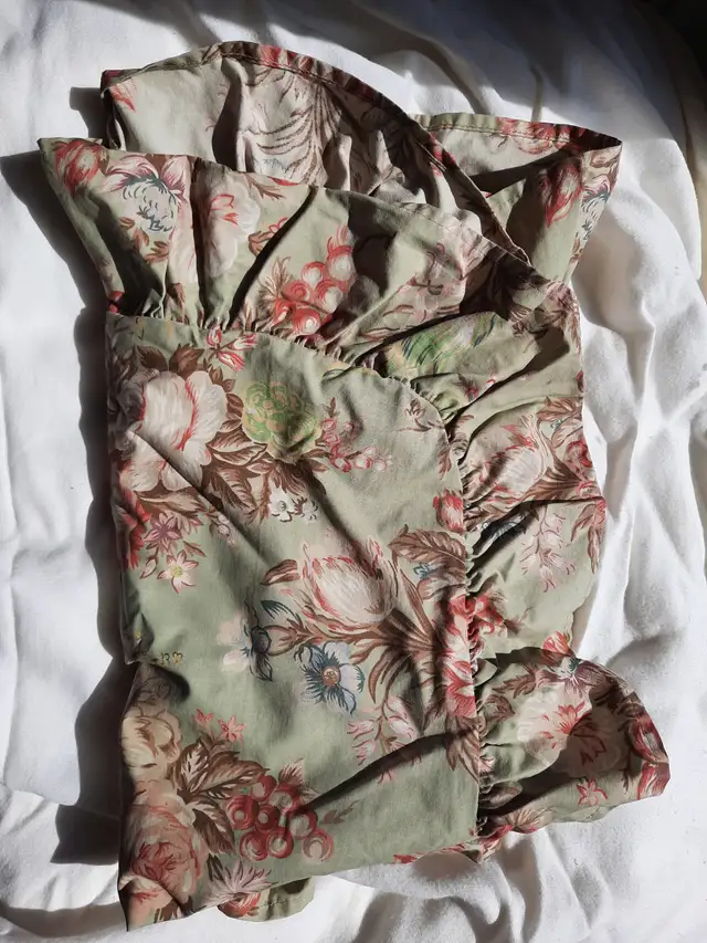 Ralph Lauren Queen Comforter Set in Bedding in Stratford - Image 3