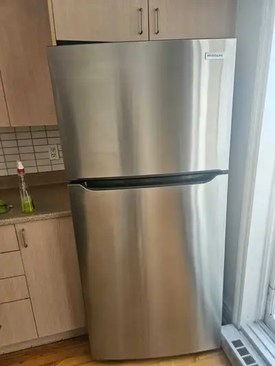 Réfrigérateur Frigidaire FFTR20VS, View more