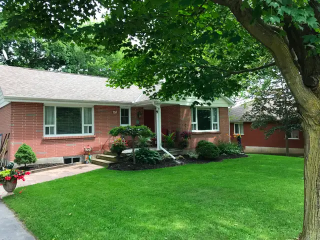 WEST END BACHELOR APARTMENT – ALL INCLUSIVE$1,150