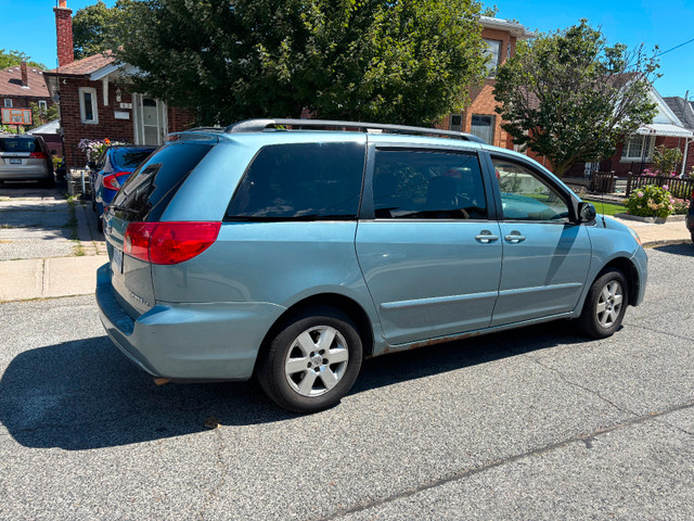2008 Toyota Sienna in Cars & Trucks in City of Toronto - Image 3