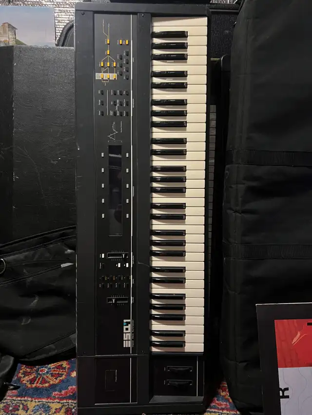 Ensoniq ESQ-1 Vintage Hybrid Synthesizer  Clean & Fully Working