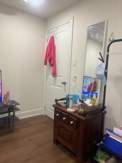 Dressing table with separate mirror, View more