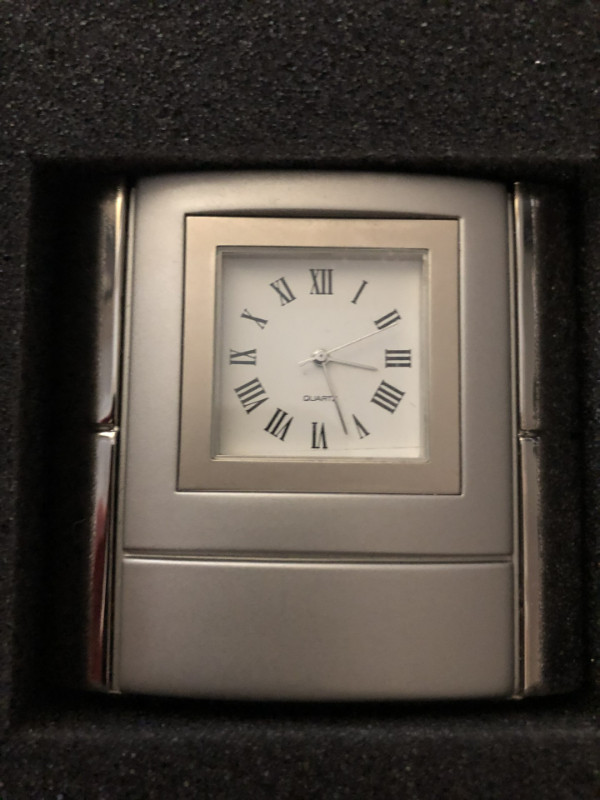 Desk set - brushed nickel clock and card holder in Home Décor & Accents in City of Toronto - Image 2