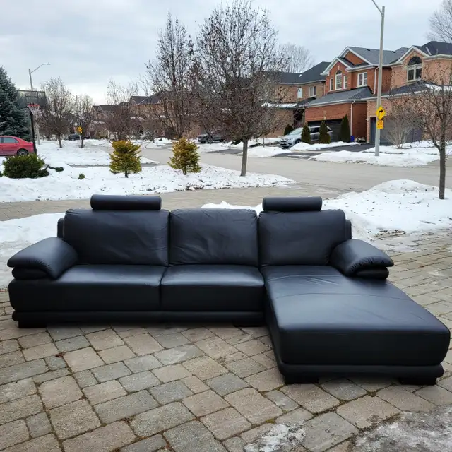 Like new full premium real leather sectional couch can deliver in Couches & Futons in Kingston - Image 3