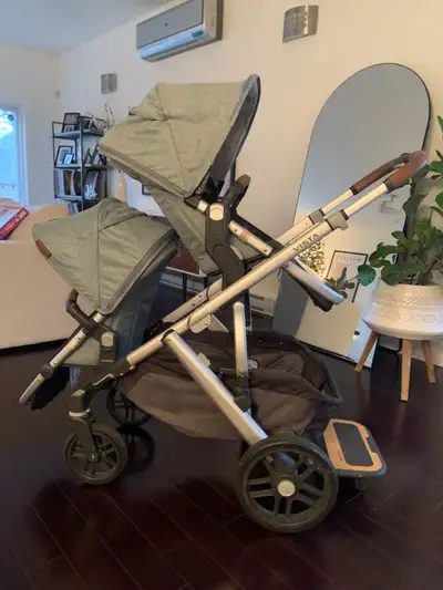 UPPAbaby Vista stroller with rumble seat and piggyback, View more