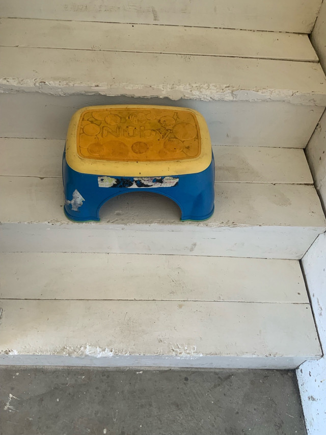 Children’s step stool  in Free Stuff in Kamloops