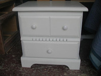 One night stand (pine) in white