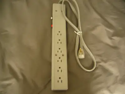 Surge protector pick up North York $10 4 foot cord