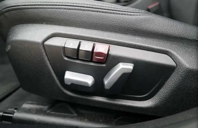 2016 BMW 320I XDRIVE in Cars & Trucks in Edmonton - Image 5