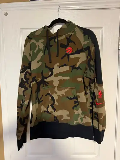Raptors camo Nike hoodie men’s large, View more