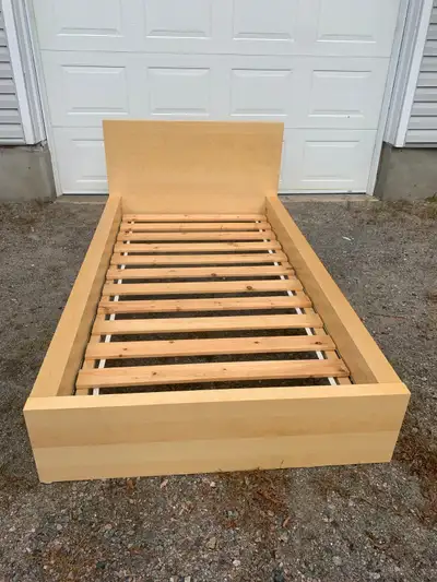 Lit IKEA simple à vendre, View more