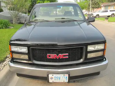 Up for sale is a classic 1998 GMC Sierra 1500 Shortbox Pickup in excellent condition. Pictures updat...