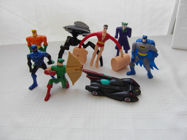 2010 MCDONALDS BATMAN BRAVE & THE BOLD DC COMICS LOT 8 FIGURINES dans Jouets et jeux  à Laval/Rive Nord