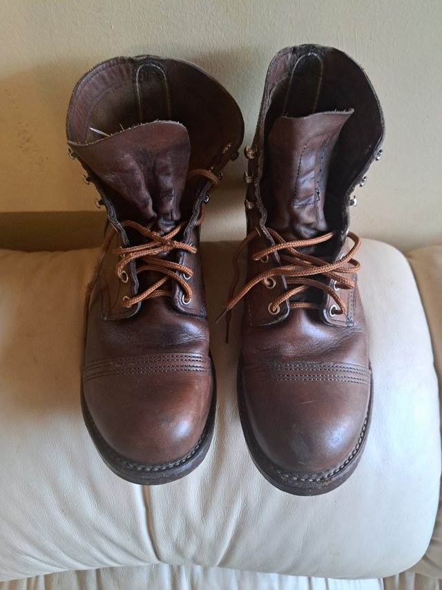 Red Wing Boots 8111 Iron Ranger Made in USA Size 9 US in Men's Shoes in City of Toronto - Image 2