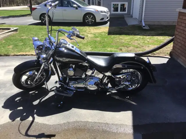 2003 Harley Davidson Fat Boy in Street, Cruisers & Choppers in Kawartha Lakes - Image 3