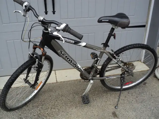 Schwinn Bike 606 Alum. Frame 21 Speed 26" Frame NICE! CALLS ONLY63234779574273122