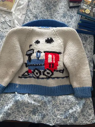 Vintage Wool sweater approximately size 4-6 ?, View more