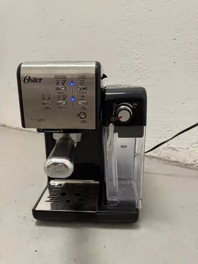 Oster PrimaLatte Espresso Machine Great machine for coffee lovers! Makes espresso, lattes, and cappu...