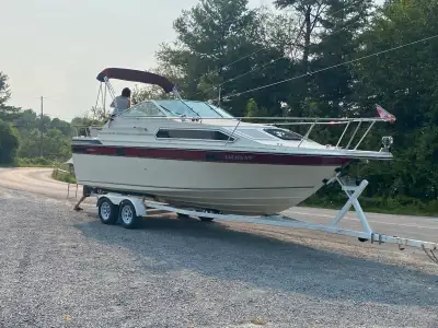 89 Doral Citation 26’ cruiser v berth with aft berth toilet and shower 260 hp Mercruser V8 with Alph...