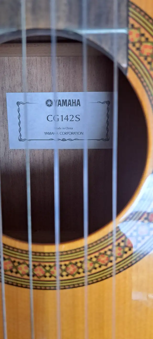 Yamaha CG142S Solid Spruce Top Classical Guitar in Guitars in Markham / York Region - Image 4