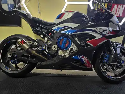 Never dropped , clean , no lien 2022 BMW M1000RR. 6600km PPF Front, side , & rear Full akro system M...