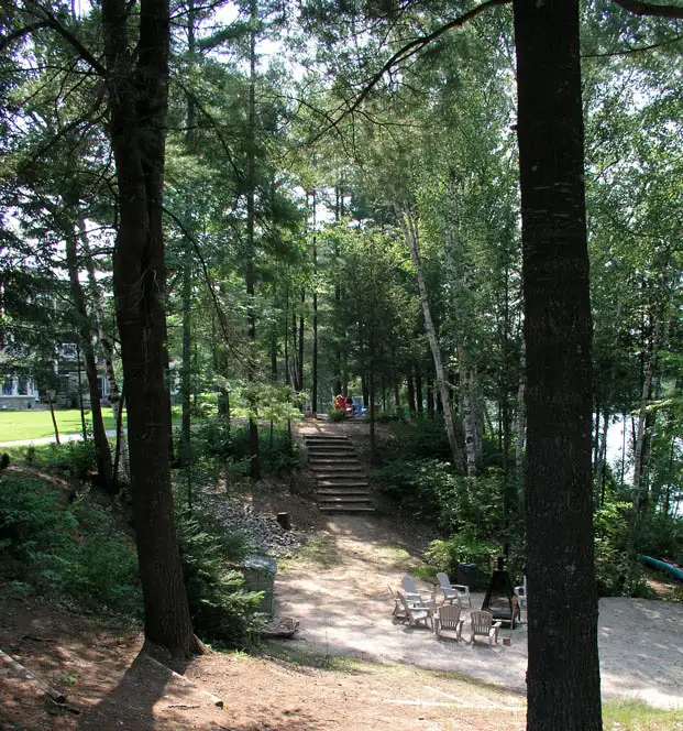 Muskoka cottage on Lake of Bays in Ontario in Canada - Image 6