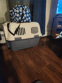 Dog crate almost new