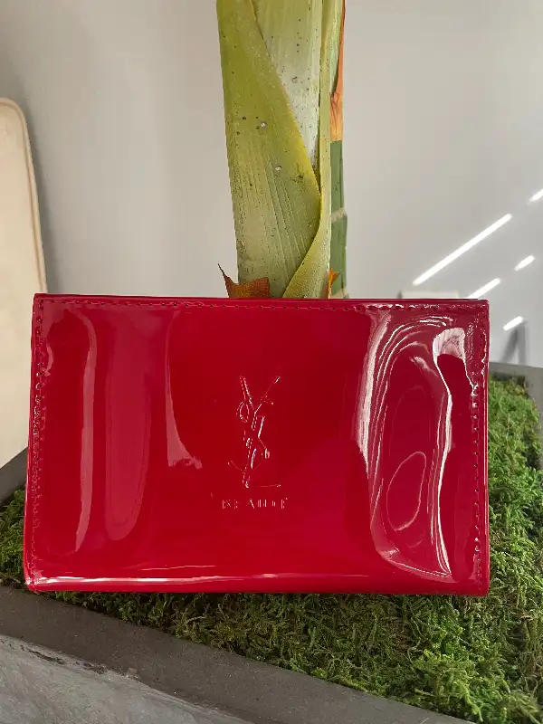 Ysl red clutch purse in Women's - Bags & Wallets in City of Toronto - Image 2
