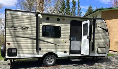 Enjoy your summer in this pristine, well maintained 17ft single axle rv featuring walk around bed wi...