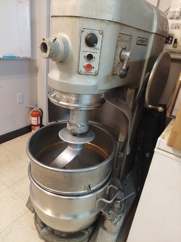 80QT HOBART DOUGH MIXER FOR SALE in Industrial Kitchen Supplies in Calgary - Image 4