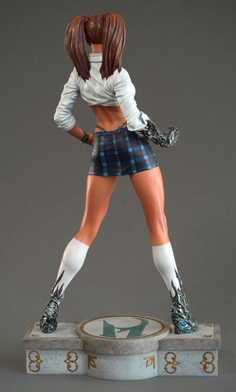 WITCHBLADE Schoolgirl statue - CS Moore Studio dans Jouets et jeux  à Laval/Rive Nord - Image 4