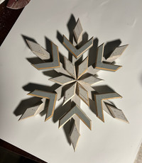 Wooden decoration snowflake 