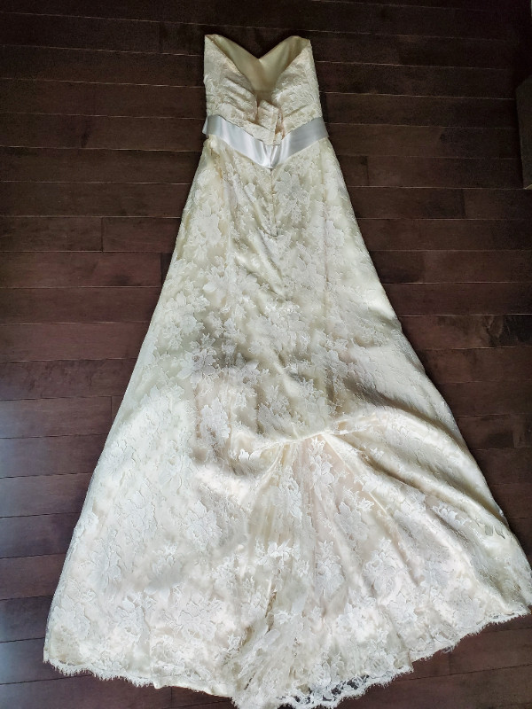 Beautiful Wedding Dress w Veil - Belle robe de mariée avec voile dans Mariage  à Ouest de l’Île