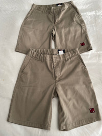 Louis-Riel uniform bermuda shorts - size 14