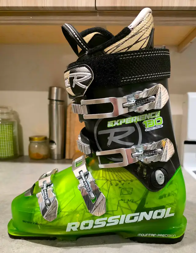 Rossignol Experience Downhill Ski Boots; Head skis and bindings in Ski in Cranbrook - Image 4