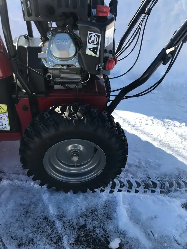 Souffleuse à neige Craftsman snow blower in Snowblowers in City of Montréal - Image 11