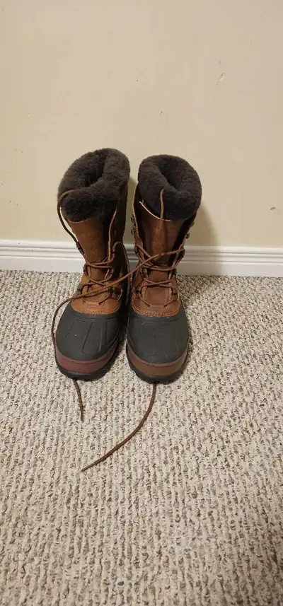 UGG Australia Capitan Boot 3259 winter boots size 11, View more