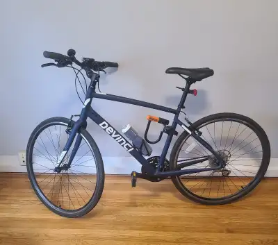 Devinci Milano Acera Hybrid Bike (Large) + Lock, Lights & Helmet, View more