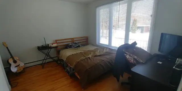 1er juillet à côté Cégep Garneau, Ste-Foy et Université