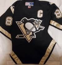 SIGNED SIDNEY CROSBY LIMITED EDITION JERSEY!