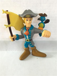 Scooby-Doo! Fred Pirate with parrot and flag 3"