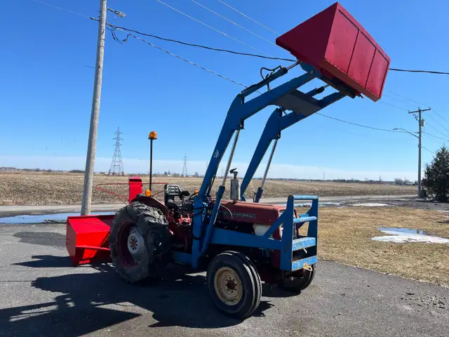 tracteur diésel avec chargeur in Snowblowers in Saint-Jean-sur-Richelieu - Image 7
