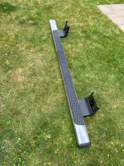 Replaced running boards on 2000 Dodge Ram Truck. Excellent condition. There is only the driver’s sid...