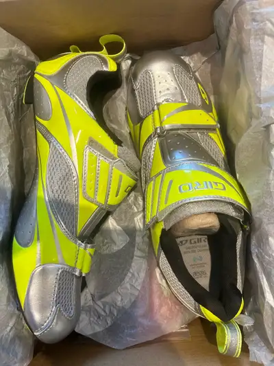 NEW - GIRO Women’s Cycling shoes, View more