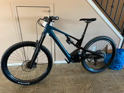 Rocky Mountain Instinct Powerplay Carbon 70 Premium latest generation carbon EBike full Shimano XT k...